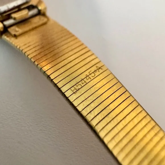 Vintage Seiko Women 2B20-5059 Diamond Accent Gold Tone Quartz 17mm Watch 6 1/4